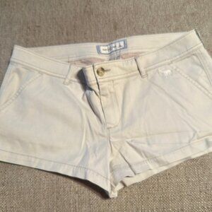 Abercrombie and Fitch light khaki shorts size 8 nwt